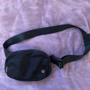 Lululemon Everywhere Belt Bag - Black/Silver (1L)